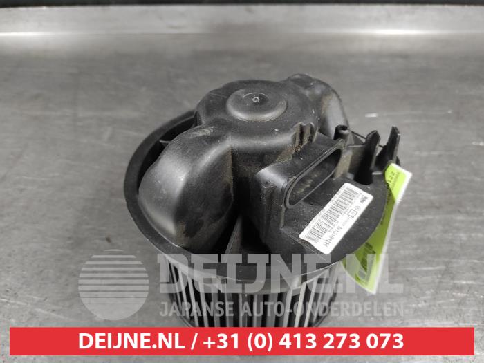 Toyota Aygo Kachel Ventilatiemotor O663408