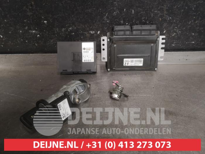 Nissan Almera Tino Slotenset Cilinder (compleet) O663435