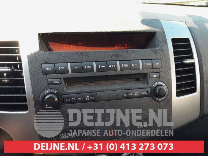 Mitsubishi Outlander Radio O663528