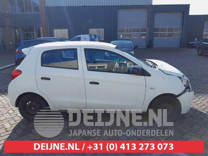 Mitsubishi Space Star Türscheibe 4-türig rechts hinten O663926