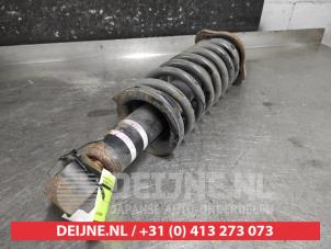 Gebruikte Veerpoot links-achter Mitsubishi Outlander (GF/GG) 2.4 16V PHEV 4x4 Prijs € 75,00 Margeregeling aangeboden door V.Deijne Jap.Auto-onderdelen BV