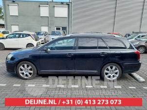 Gebruikte Portierruit 4Deurs links-achter Toyota Avensis Wagon (T25/B1E) 2.0 16V VVT-i D4 Prijs € 25,00 Margeregeling aangeboden door V.Deijne Jap.Auto-onderdelen BV