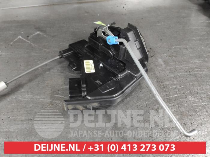 Kia Stonic Türschlossmechanik 4-türig rechts hinten O664188