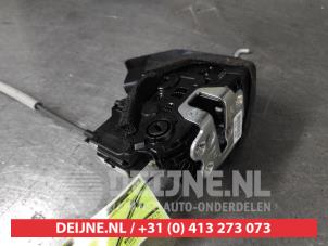 Kia Stonic Deurslot Mechaniek 4Deurs rechts-achter O664188 foto 2
