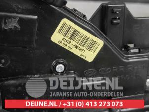 Kia Stonic Deurslot Mechaniek 4Deurs rechts-achter O664188 foto 3