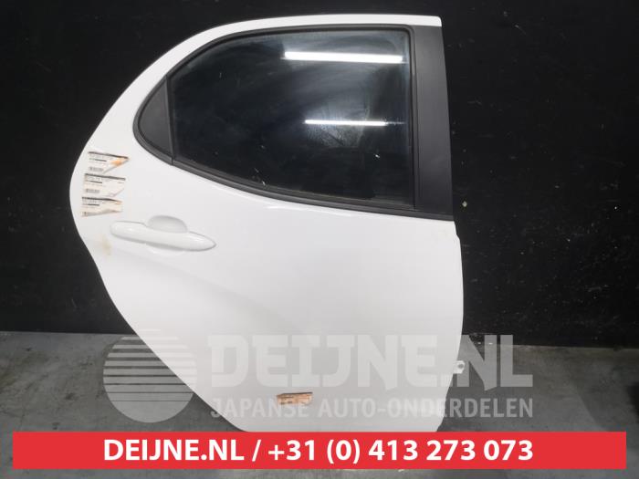 Toyota Yaris Portier 4Deurs rechts-achter O664253