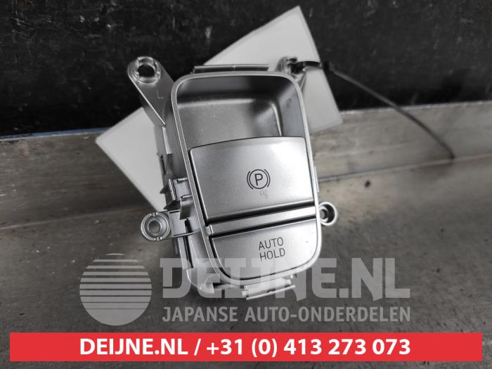 Gebruikte Schakelaar handrem Hyundai Tucson (NX) 1.6 T-GDI HEV Prijs op aanvraag aangeboden door V.Deijne Jap.Auto-onderdelen BV