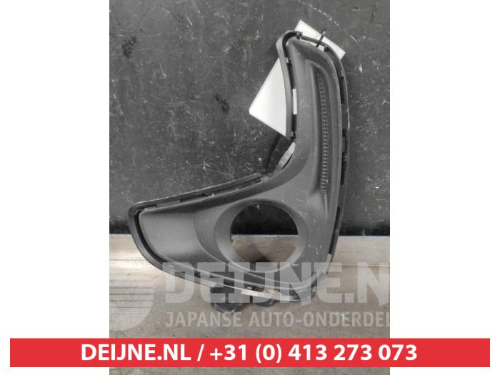 Toyota Yaris Bumper grille O664420