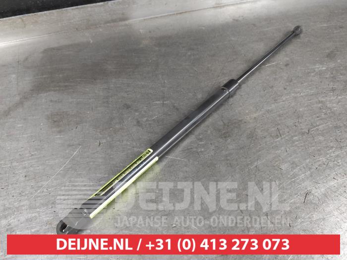 Nissan Qashqai Gasdemper links-achter O664502
