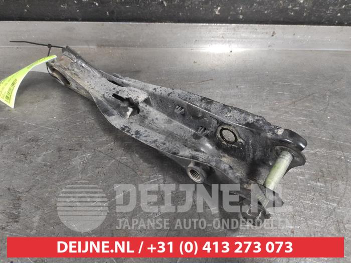 Nissan Qashqai Rear wishbone, right O664777