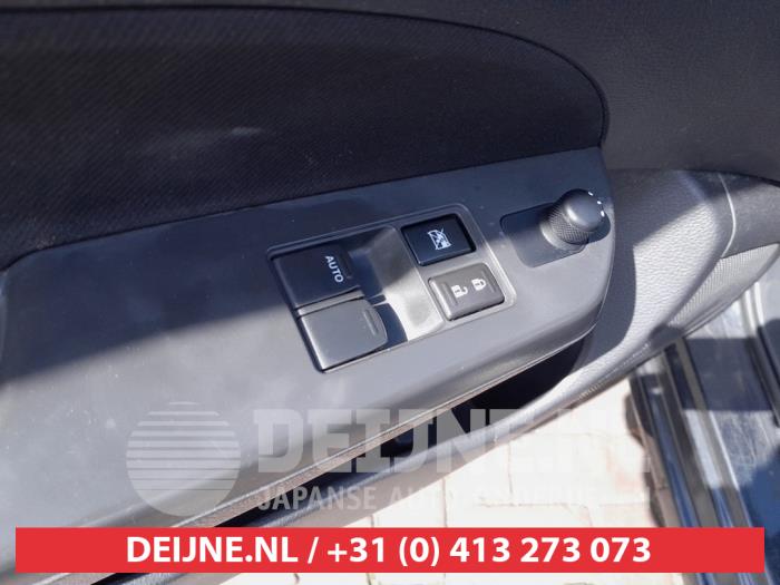 Suzuki Swift Combischakelaar ramen O665079