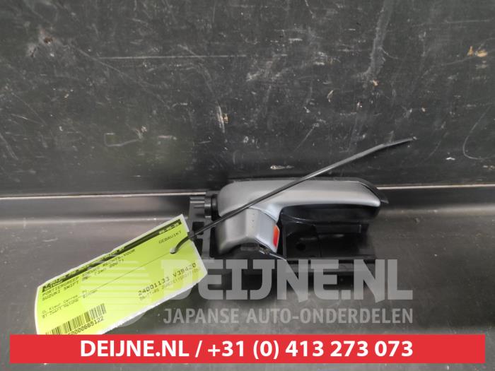 Suzuki Swift Portiergreep 4Deurs rechts-voor O665122