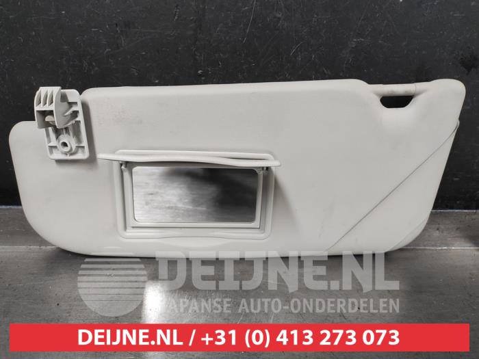 Nissan Qashqai Zonneklep O665167
