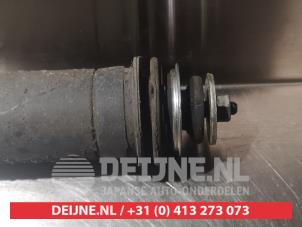 Toyota IQ Stoßdämpfer links hinten O378937 foto 2