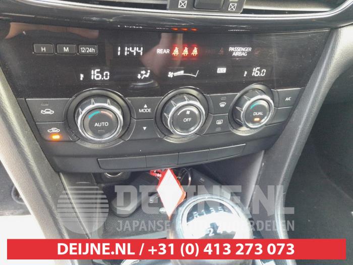 Mazda 6 Heater control panel O665444