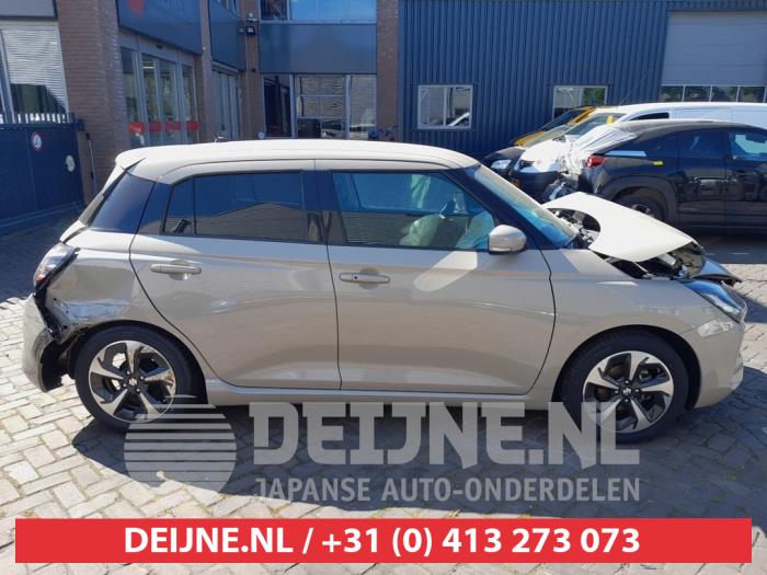 Suzuki Swift Driehoeks Ruit rechts-achter O665548