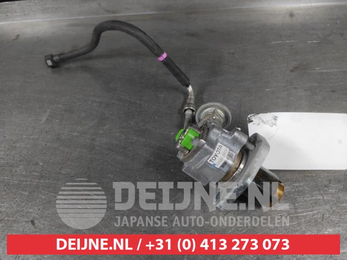 Toyota Avensis Brandstofpomp Mechanisch O665526