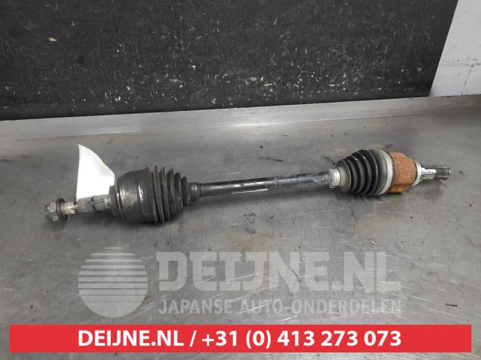 Nissan Micra Aandrijfas links-voor O666148