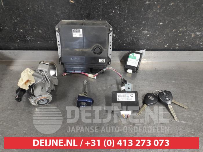 Toyota Rav-4 Zündschloss+Schlüssel O666230