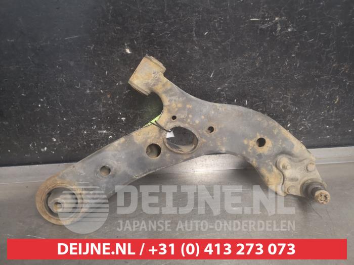 Toyota Rav-4 Querlenker unten rechts vorne O666247