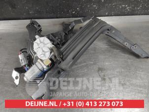 Gebruikte Cabriodak scharnier Mazda MX-5 (ND) 2.0 SkyActiv G-160 16V Prijs € 150,00 Margeregeling aangeboden door V.Deijne Jap.Auto-onderdelen BV