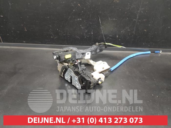Kia Ceed Sportswagon Deurslot Mechaniek 4Deurs rechts-voor O666370