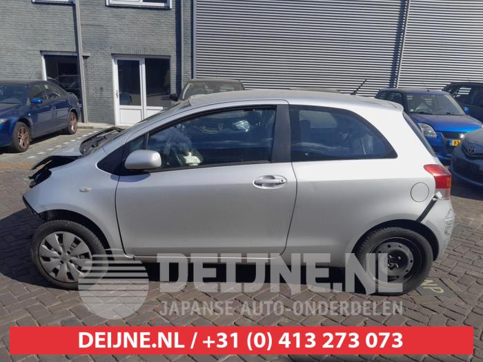Toyota Yaris Driehoeks Ruit links-voor O666492