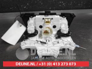Suzuki Swift Heater control panel O666645 photo 2