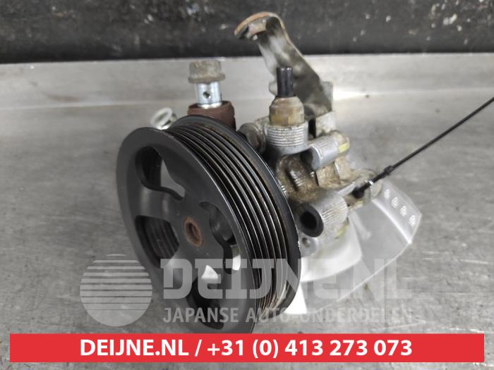 Gebruikte Stuurpomp Toyota Avensis Wagon (T25/B1E) 2.0 16V VVT-i D4 Prijs € 50,00 Margeregeling aangeboden door V.Deijne Jap.Auto-onderdelen BV