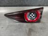 Mazda 3 Sport (BP) 2.0 SkyActiv-G 122 Mild Hybrid 16V Achterklep reflector rechts