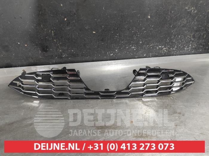 Toyota Yaris Grille O667018