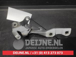 Hyundai I30 Bonnet Hinge O667020 photo 2
