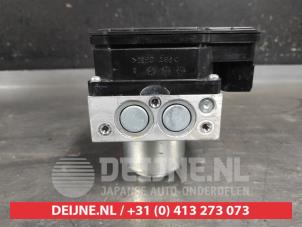 Gebruikte ABS Pomp Honda Jazz (GE6/GE8/GG/GP) 1.4 VTEC 16V Prijs € 100,00 Margeregeling aangeboden door V.Deijne Jap.Auto-onderdelen BV