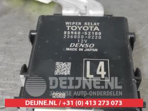 Toyota Yaris Scheibenwischer Modul O667239 foto 2