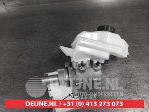 Gebruikte Hoofdremcilinder Toyota Yaris IV (P21/PA1/PH1) 1.5 12V Hybrid 115 Prijs op aanvraag aangeboden door V.Deijne Jap.Auto-onderdelen BV
