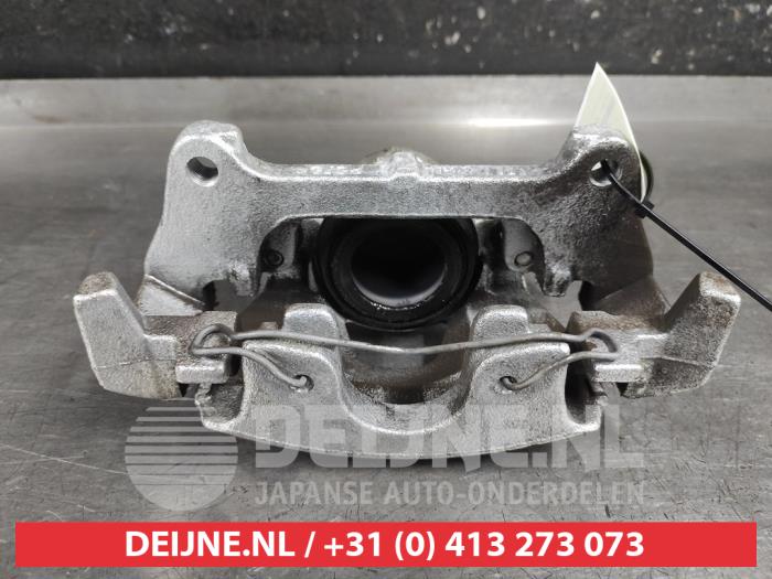 Toyota Yaris Remklauw (Tang) links-voor O667352
