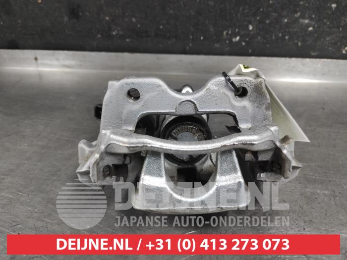 Toyota Yaris Remklauw (Tang) links-achter O667354