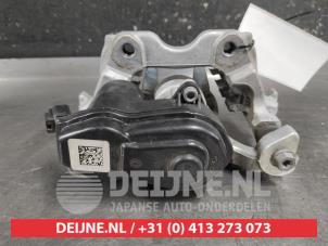 Toyota Yaris Bremszange rechts hinten O667355 foto 2