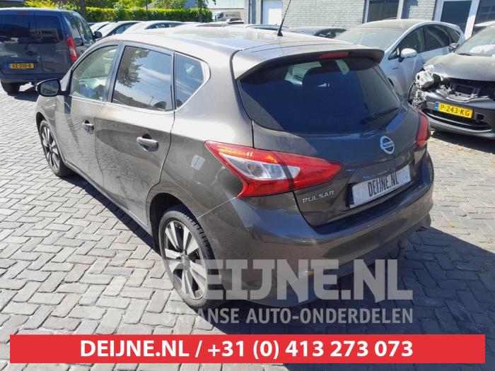 Nissan Pulsar Zusätzliches Fenster 4-türig links hinten O667393
