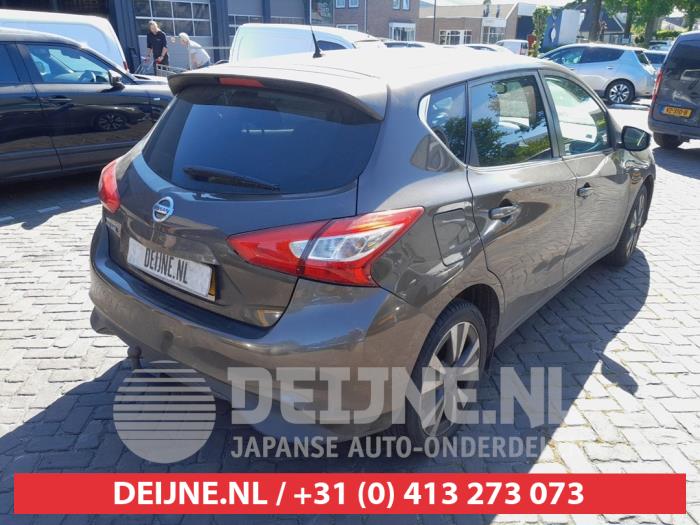 Nissan Pulsar Zusätzliches Fenster 4-türig rechts hinten O667402