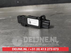 Gebruikte Stuurhoek sensor Mazda 6 Sport (GH14/GHA4) 2.0i 16V S-VT Prijs € 50,00 Margeregeling aangeboden door V.Deijne Jap.Auto-onderdelen BV