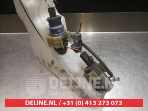 Nissan Navara Front windscreen washer reservoir O340533 photo 3