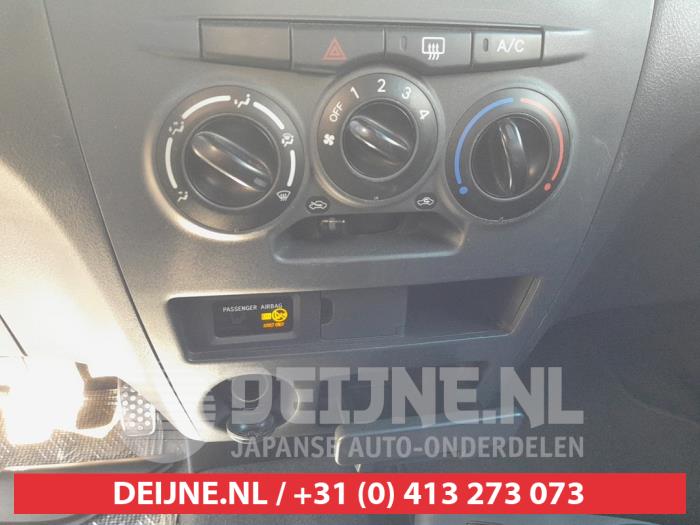 Daihatsu Materia Heizung Bedienpaneel O667642