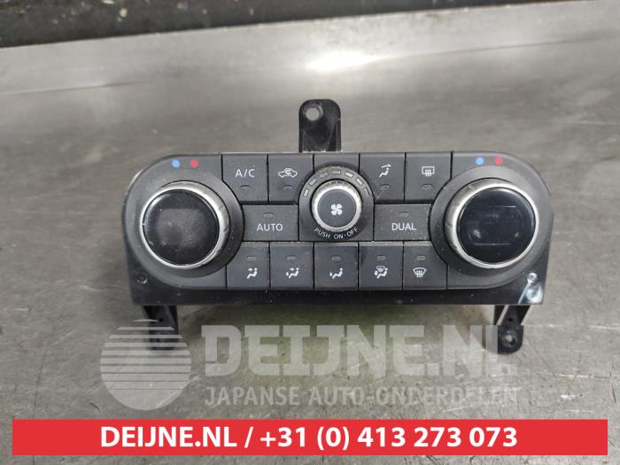 Nissan Qashqai Kachel Bedieningspaneel O667695