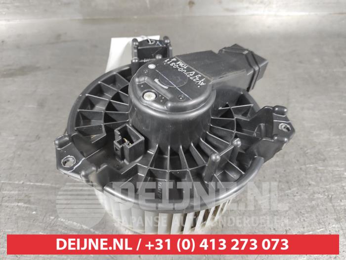Suzuki Swift Kachel Ventilatiemotor O667808