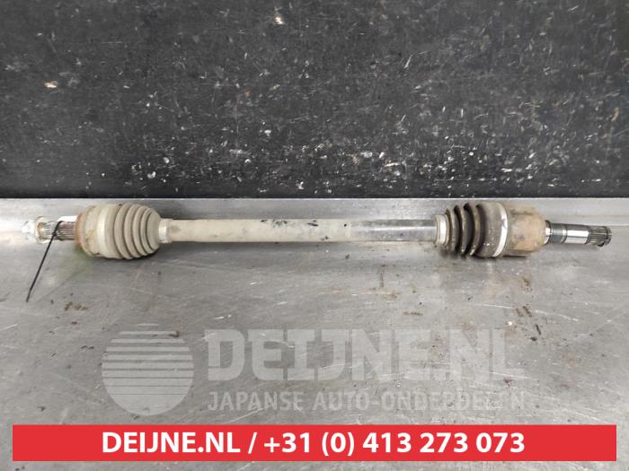 Gebruikte Aandrijfas rechts-achter Mazda MX-5 RF (ND) 1.5 Skyactiv G-131 16V Prijs € 100,00 Margeregeling aangeboden door V.Deijne Jap.Auto-onderdelen BV