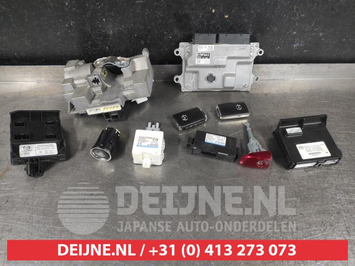 Mazda MX-5 Computer Motormanagement O668011