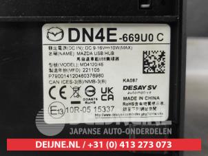Mazda MX-30 AUX / USB-Anschluss O668199 foto 3