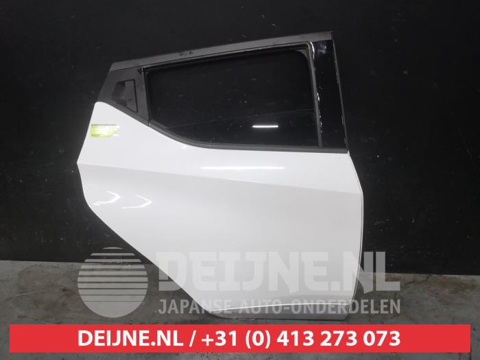 Nissan Micra Portier 4Deurs rechts-achter O668207