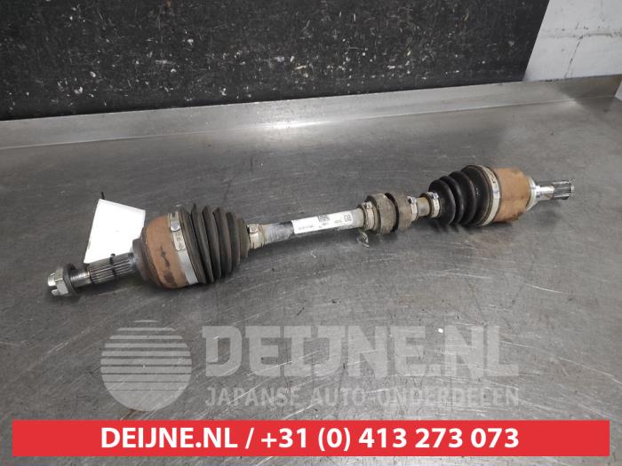 Nissan Micra Aandrijfas links-voor O668312